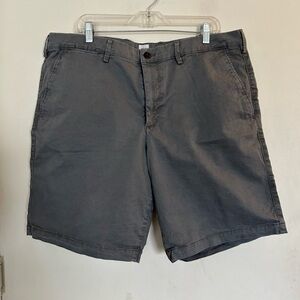Gap size 38 grey men's shorts